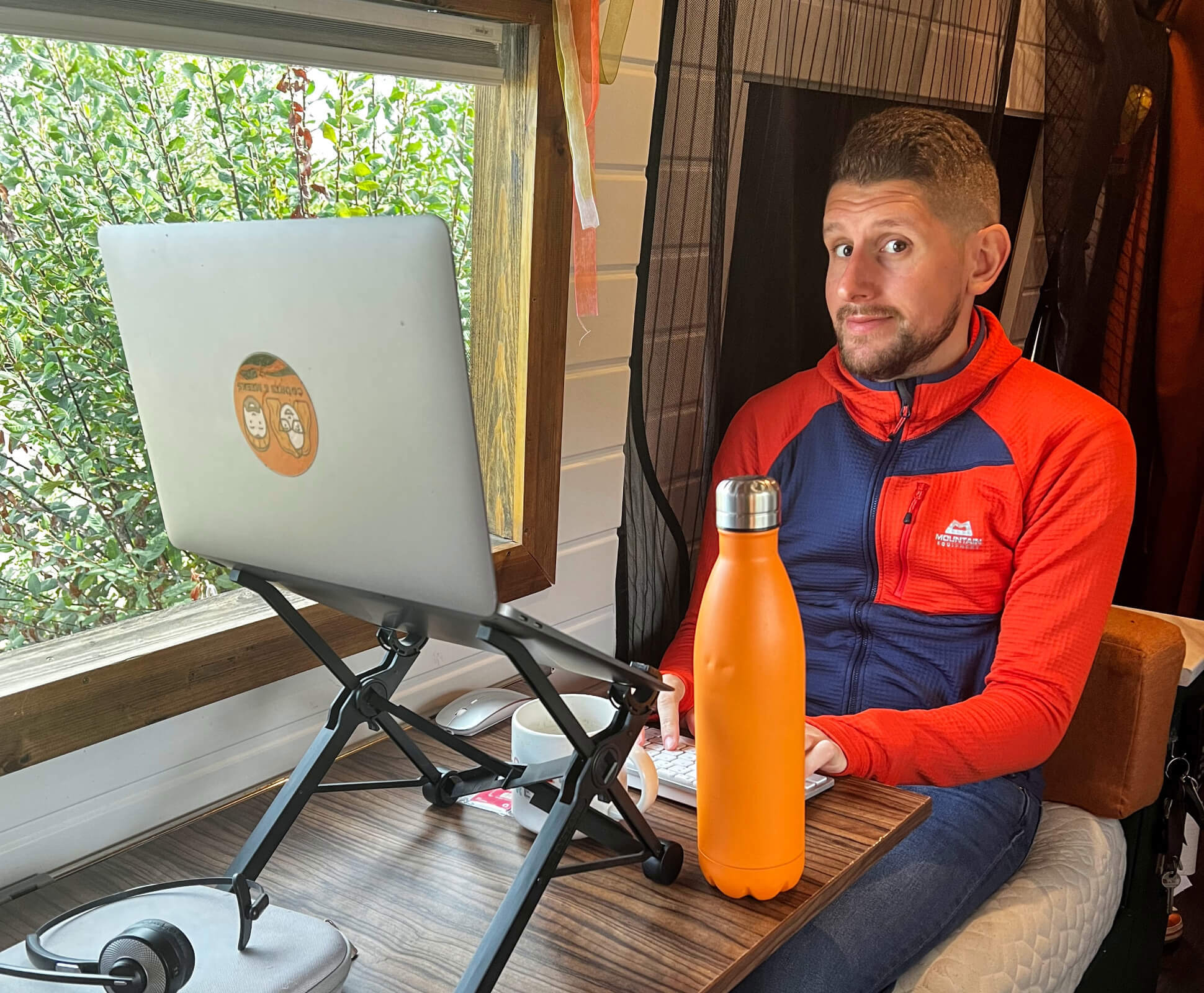 Digital Nomad Image 2@2X